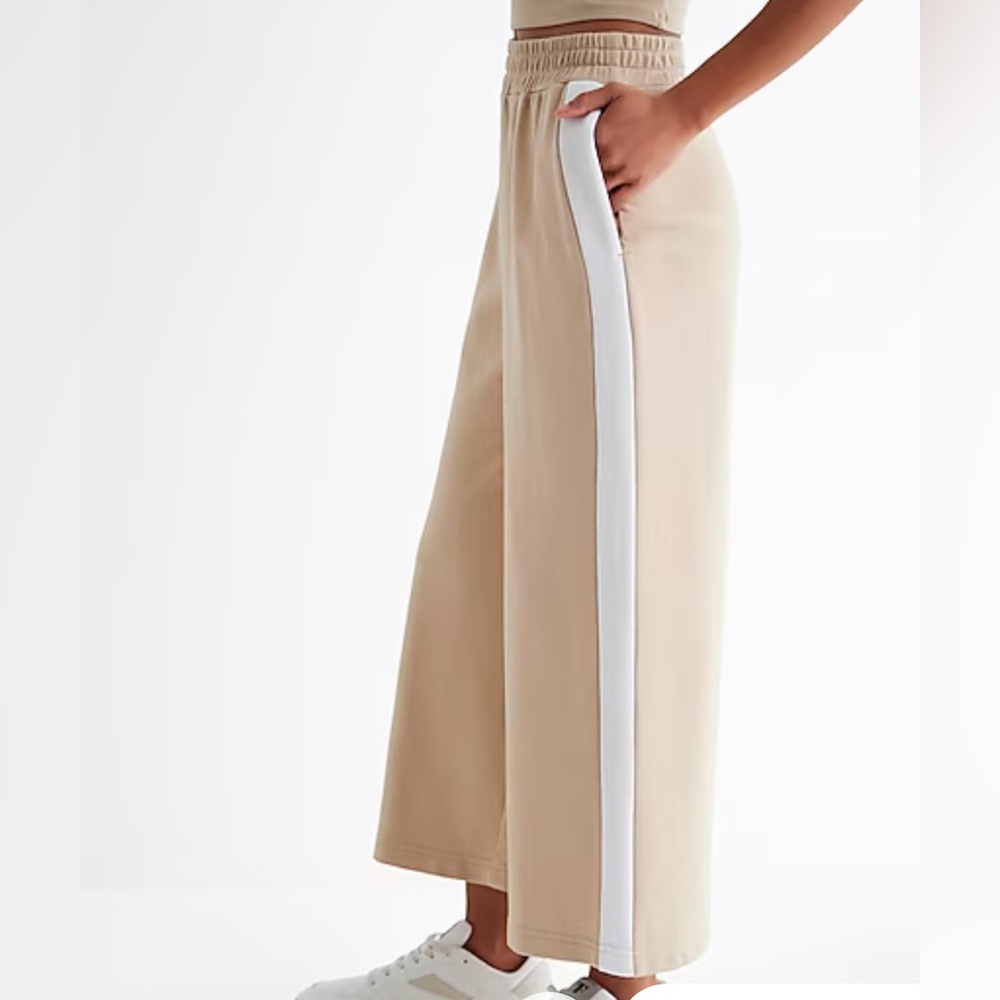 🤎 Express Tan Wide Leg Cropped Pants Medium NWT White Side Stripe